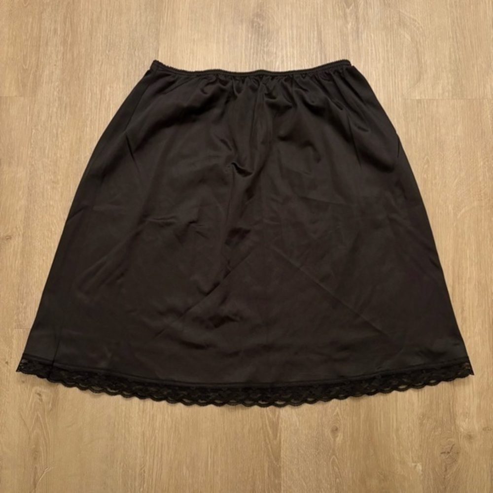 Vintage Warner’s Perfect Measure  Slip Black Antron III Nylon